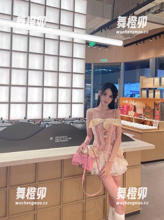 17c最新黑料爆料，保证让你乐开怀的前线捕获！