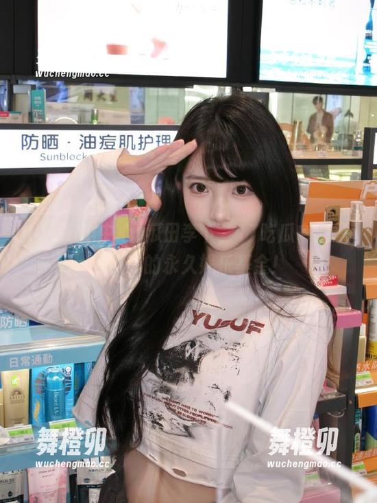 瓜田李下，17吃瓜中心承包了你的永久娱乐基金！