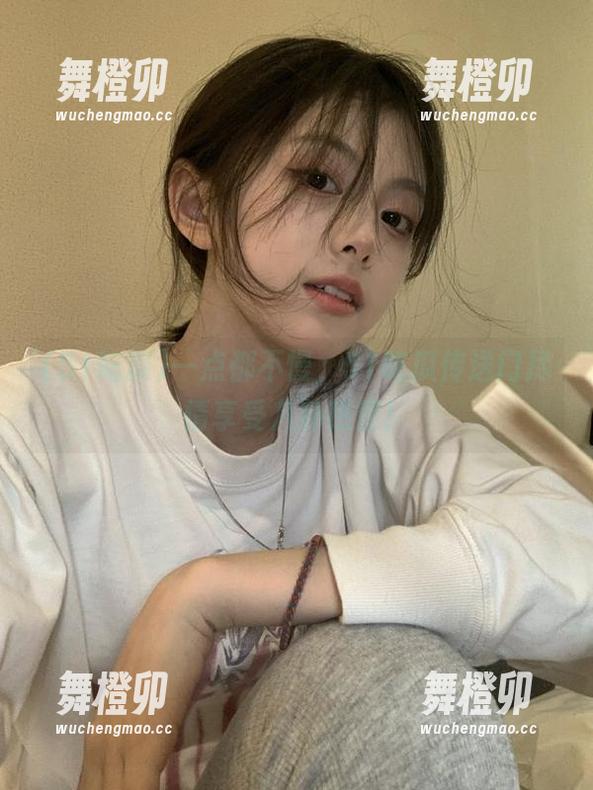 51吃瓜 一点都不慢,51吃瓜传送门尽情享受八卦热度!