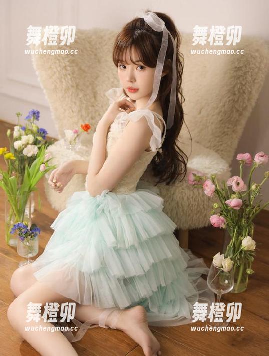 51吃瓜中心 瘫坐在沙发上,登录51吃瓜中心,随时收割瓜情!