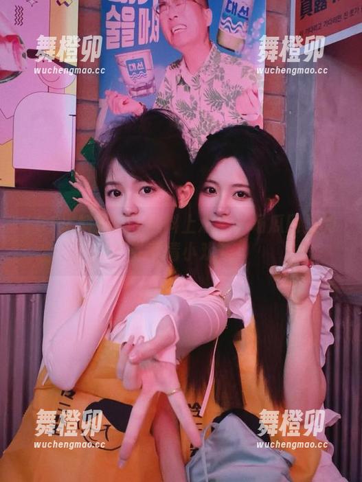在51爆料上观看一场瓜田里的“爱情小戏”