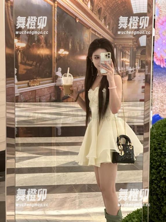 分享一下，看看51黑料里的明星们是怎样吃瓜又拼命秀恩爱的！