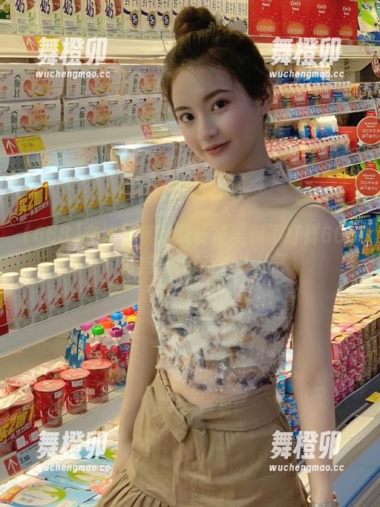 在线跟随万篇长征黑料不打烊668，瓜太多我都有点失控了