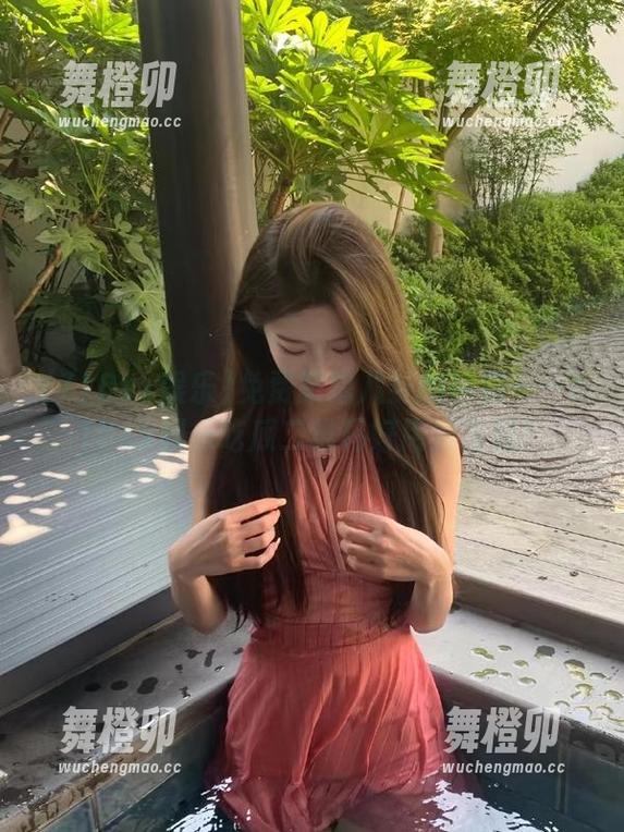 免费跟踪八卦的神器——718sx娱乐吃瓜二维码好用到飞起！