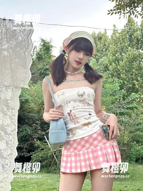 91吃瓜网——站着看瓜，永不迷路的秘诀就是：随便点就能开包围！哈哈！