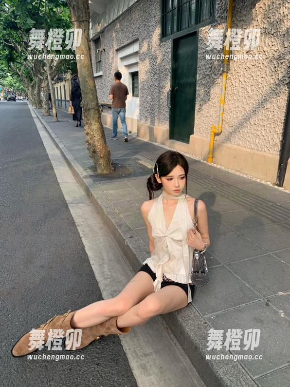在“91吃瓜网”app，寻着那些有趣的阴阴角落，一场关于站的漫游真是无法抗拒。