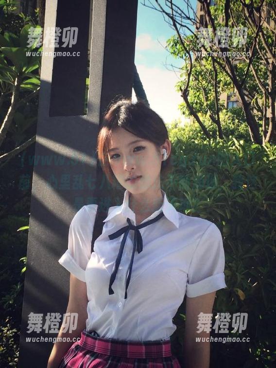 www.51 在www.51cg.fun的入口前,心里乱七八糟的想法不断涌现,我这是要进入什么新天地?