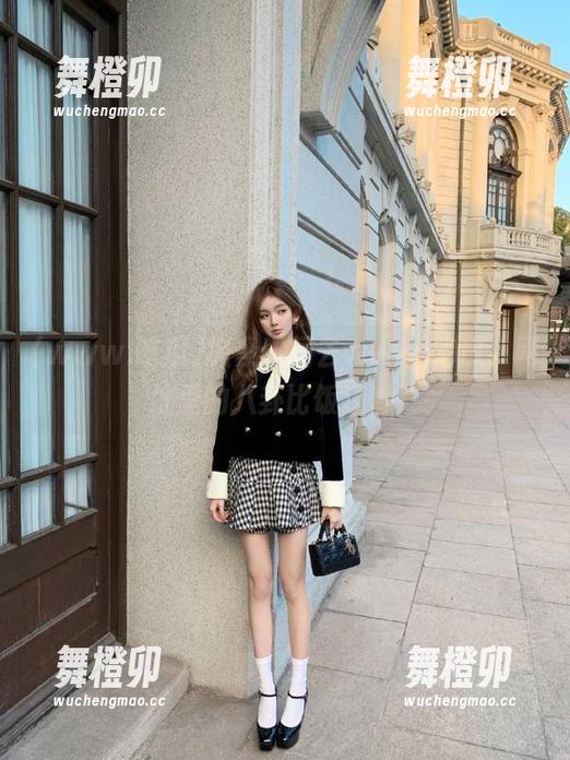 抓紧时间去www.吃瓜，网址里的八卦比饭还香！