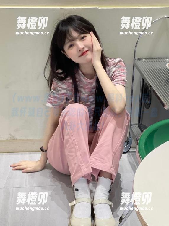 下载www.黑料app后，我怀疑自己每天吃的不只是瓜，还是一盘八卦大拼盘！