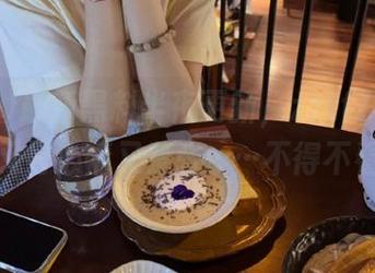 最新黑料半夜更新，zztt740.ccm又好心情又紧张……不得不看！