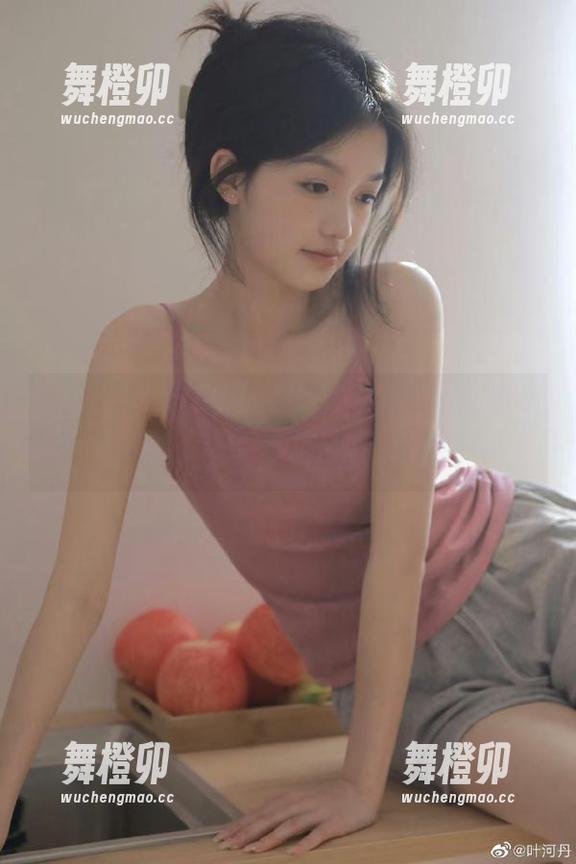 吃瓜必备，zztt740.ccm黑料免费分享，保你一顿“粮”满怀！