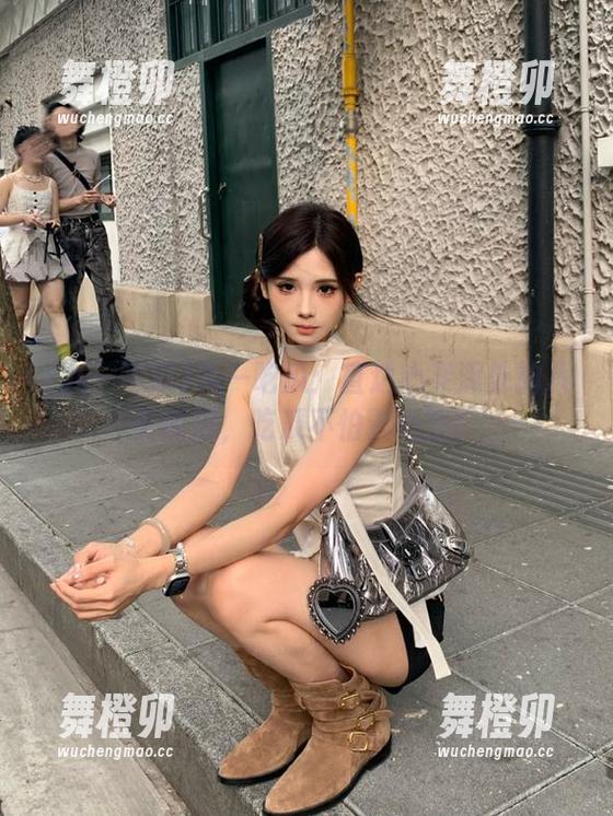 九一吃瓜：直达心灵深处的八卦时刻，吃瓜不怕剥心情！