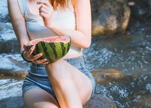 咦？在“九一吃瓜网”上，永久的吃瓜能否让你肚子不饿呢？