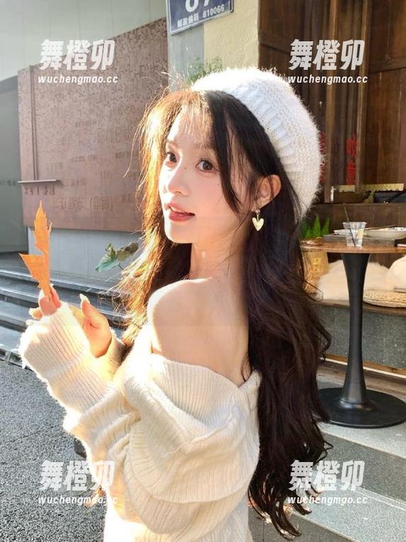 一打卡今日吃瓜911首页，就有种置身一场集体围观现场的感觉，心情莫名其妙地高涨！
