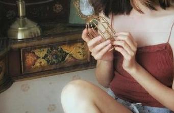 抢先看！吃瓜网网站上热闹非凡，炸裂大瓜横飞！