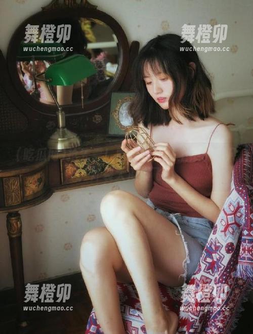 抢先看！吃瓜网网站上热闹非凡，炸裂大瓜横飞！