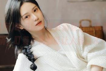 吃瓜网最新更新频出，把无聊填满，盯着手机都能让人流口水～