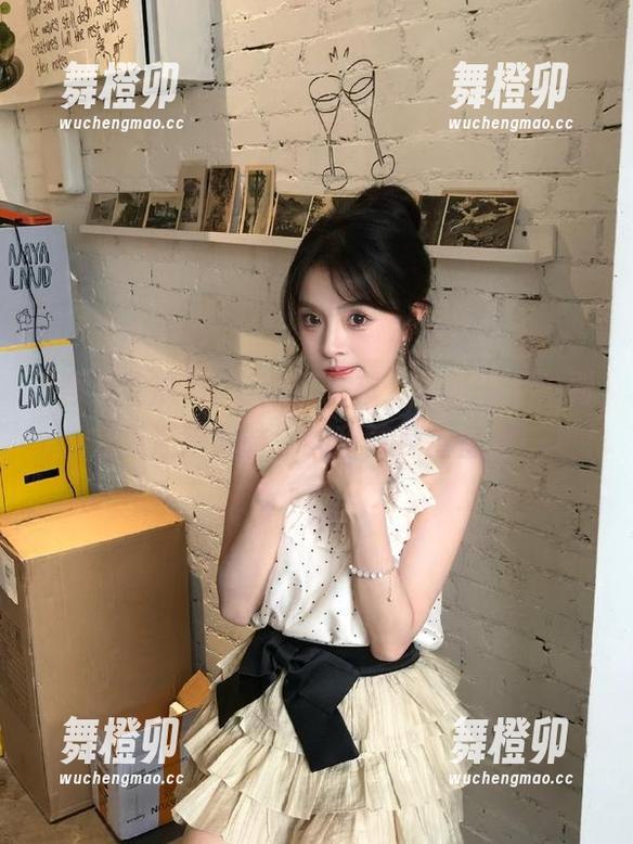 吾爱吃瓜发布：嘴里干了，剥完瓜还得回味，酸甜苦辣全都有！