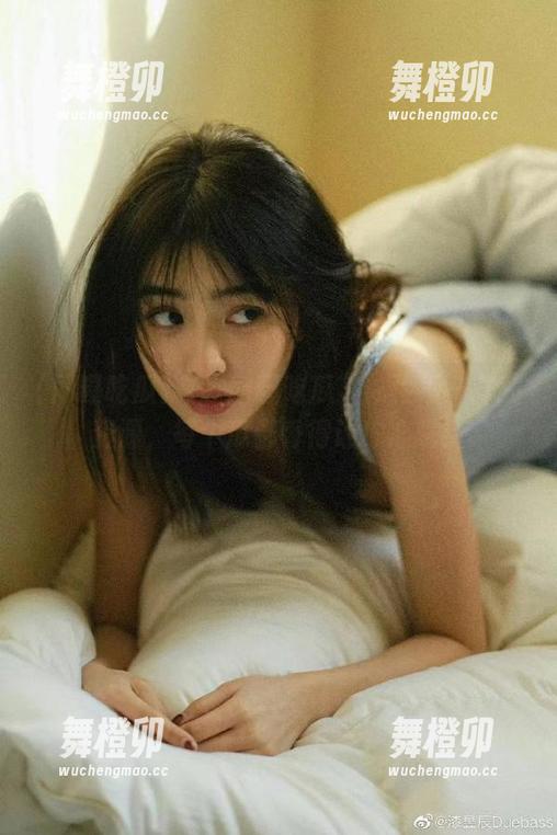 来“网曝吃瓜”体验不一样的资源，每个瓜都香得让你心跳！
