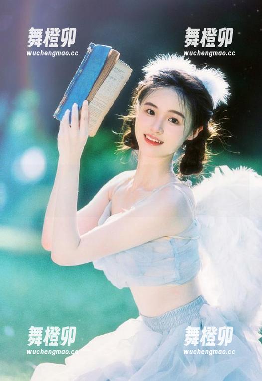 刚看到黑哥冲料发布的地址，心中默念：前方高能，快躲！