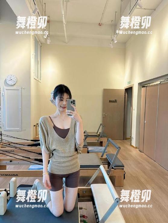 又换网址了，黑料不打烊想永久留名，我先乐个够！