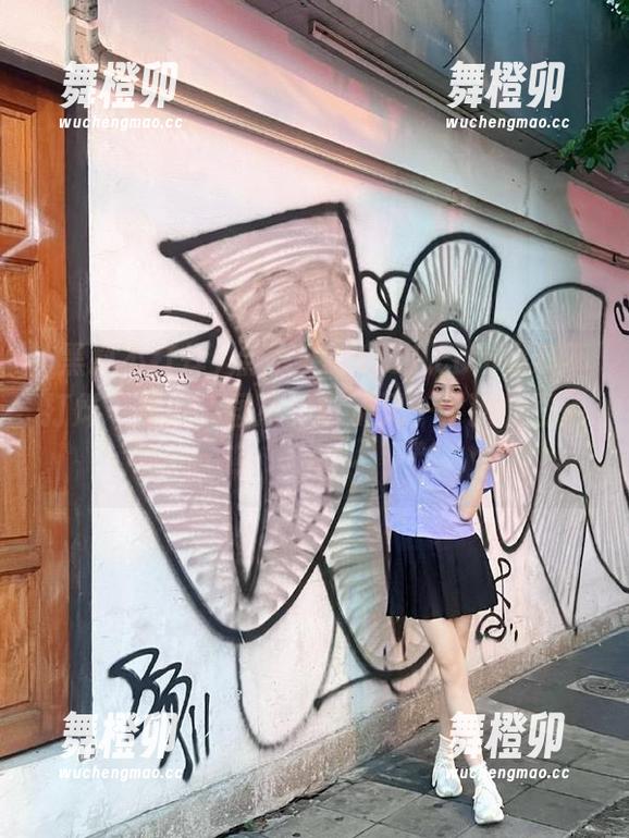 点开“zztt31.ccm黑料不打烊”视频，居然见识了又一个狗血剧情，我…