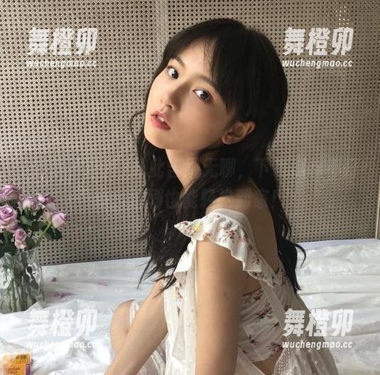 从此告别无聊，下载黑料不打烊，追剧也能轻松到家！