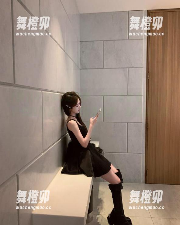 进来吧，网页里藏着黑料不打烊的传送门，别问我在哪，就在脑海里！