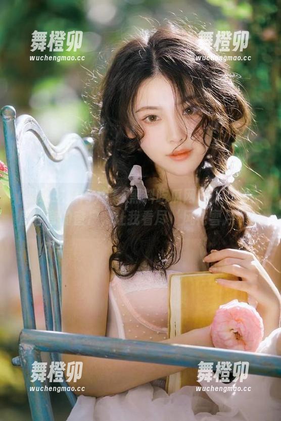 511黑料吃瓜网的入口像一扇神奇的窗户，让我看尽‘风花雪月’！