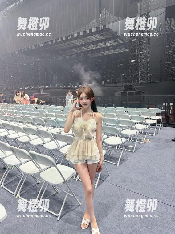 在线追剧不如在线吃瓜，黑料吃瓜网带你飞啊！