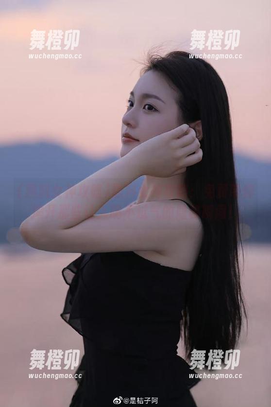 黑料女神攻略：免费带你揭开那些让人喘不过气的隐秘瞬间！