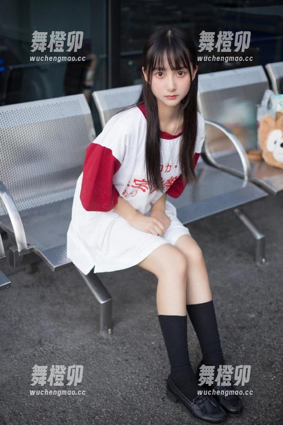 吸血鬼？还是总裁？黑料女神攻略带你全方位识人，永不迷路于职场交际！