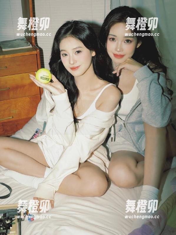 蹲“黑料社”app的那一天，你的朋友圈默默变得复杂起来。
