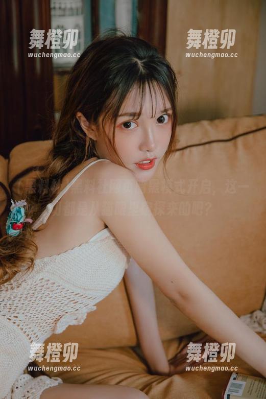 黑料社网页暗黑模式开启，这一切都是从猫眼里窥探来的吧？