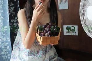直达黑料社，下载一看红人秘辛，果然不简单！
