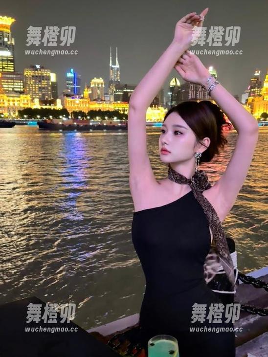 来黑料社区在线放飞自我，视频炸裂无极限！