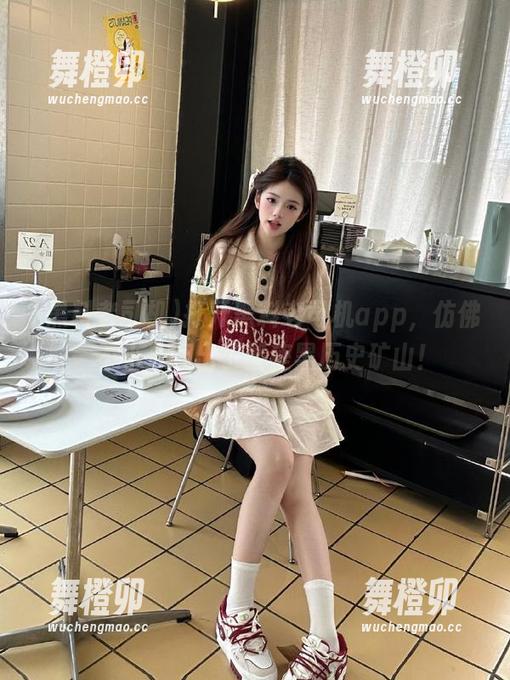 打开黑料老司机app，仿佛一不小心翻出了整座黑历史矿山！